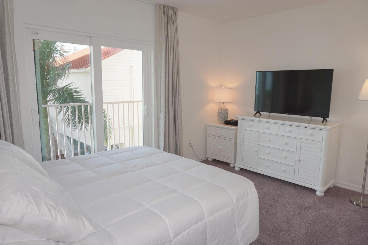 Madeira Bay Resort I By Travel Resort Services St. Pete Beach Exterior photo